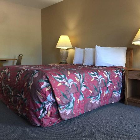 Jack Pine Motel Riverton Exterior photo